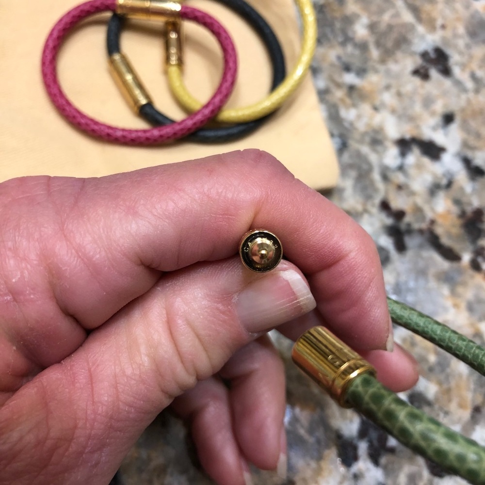 Louis Vuitton KeepIt Bracelets - Picture 10 of 11